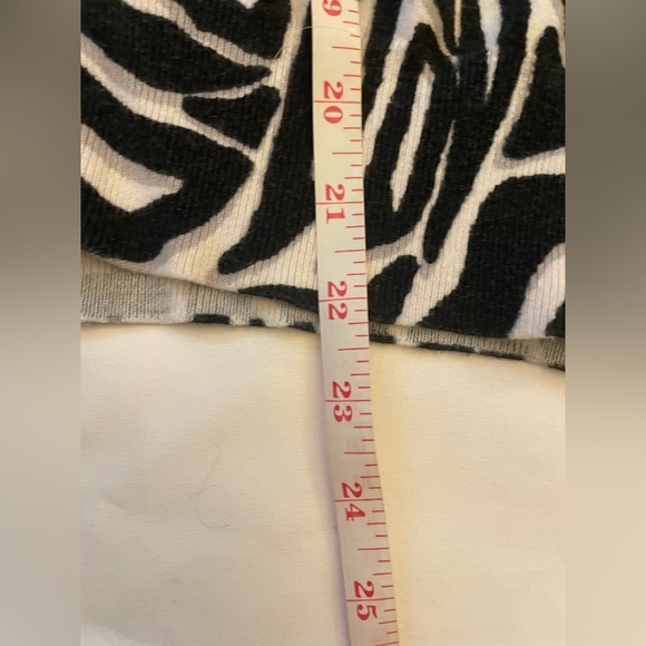 Michael Kors size XL black and white cardigan - Picture 10 of 10